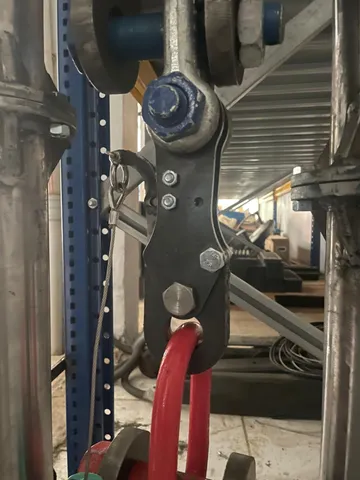 Drop Testing with Release Hooks - Ensuring Product Durability: archive article image